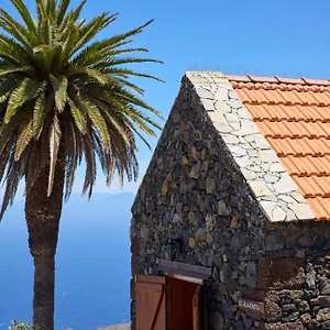 https://casas-rurales-los-almendreros.in-canary-islands.com